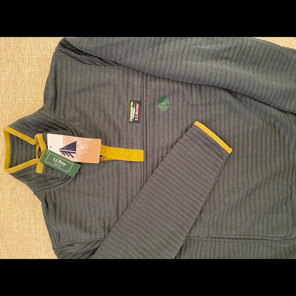 L.L. Bean Airlight Knit Pullover Small